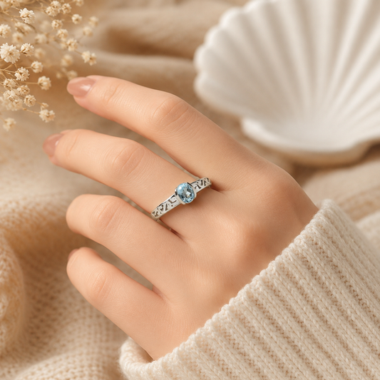 Vintage Blue Topaz Ring in Authentic 925 Sterling Silver
