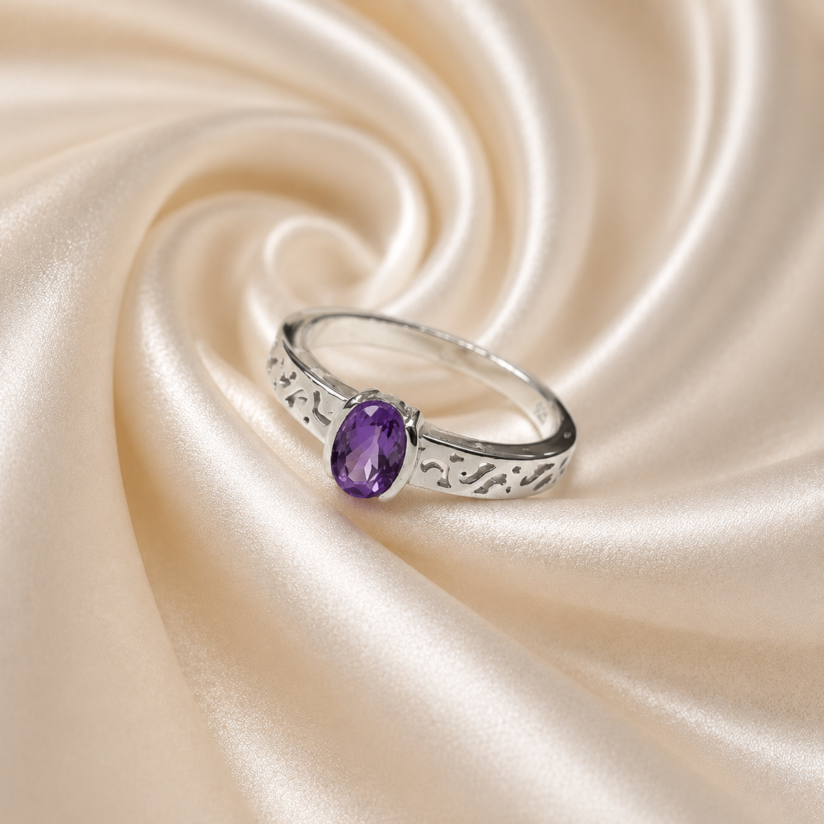 Engraved Amethyst Solitaire Ring in Authentic 925 Sterling Silver for Women
