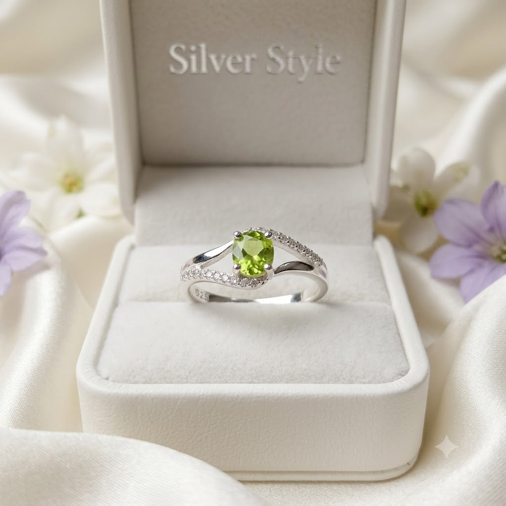 Round Peridot Twirl Ring in 925 Sterling Silver