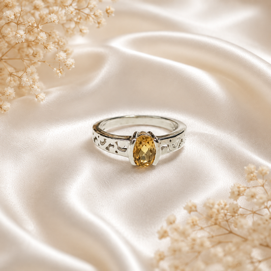 Vintage Citrine Ring in Authentic 925 Sterling Silver