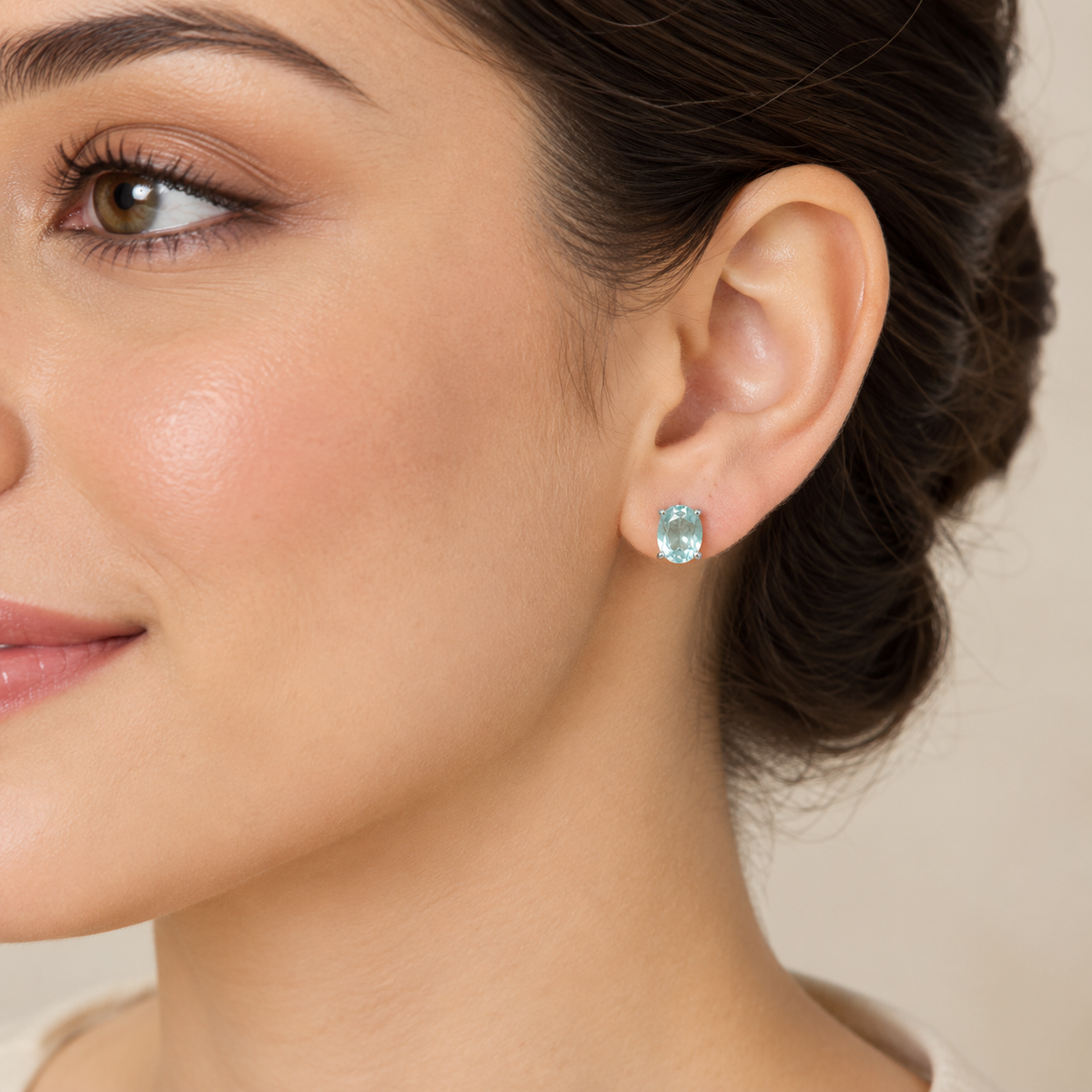 Blue Topaz stud earrings in 925 sterling silver with faceted blue gemstones