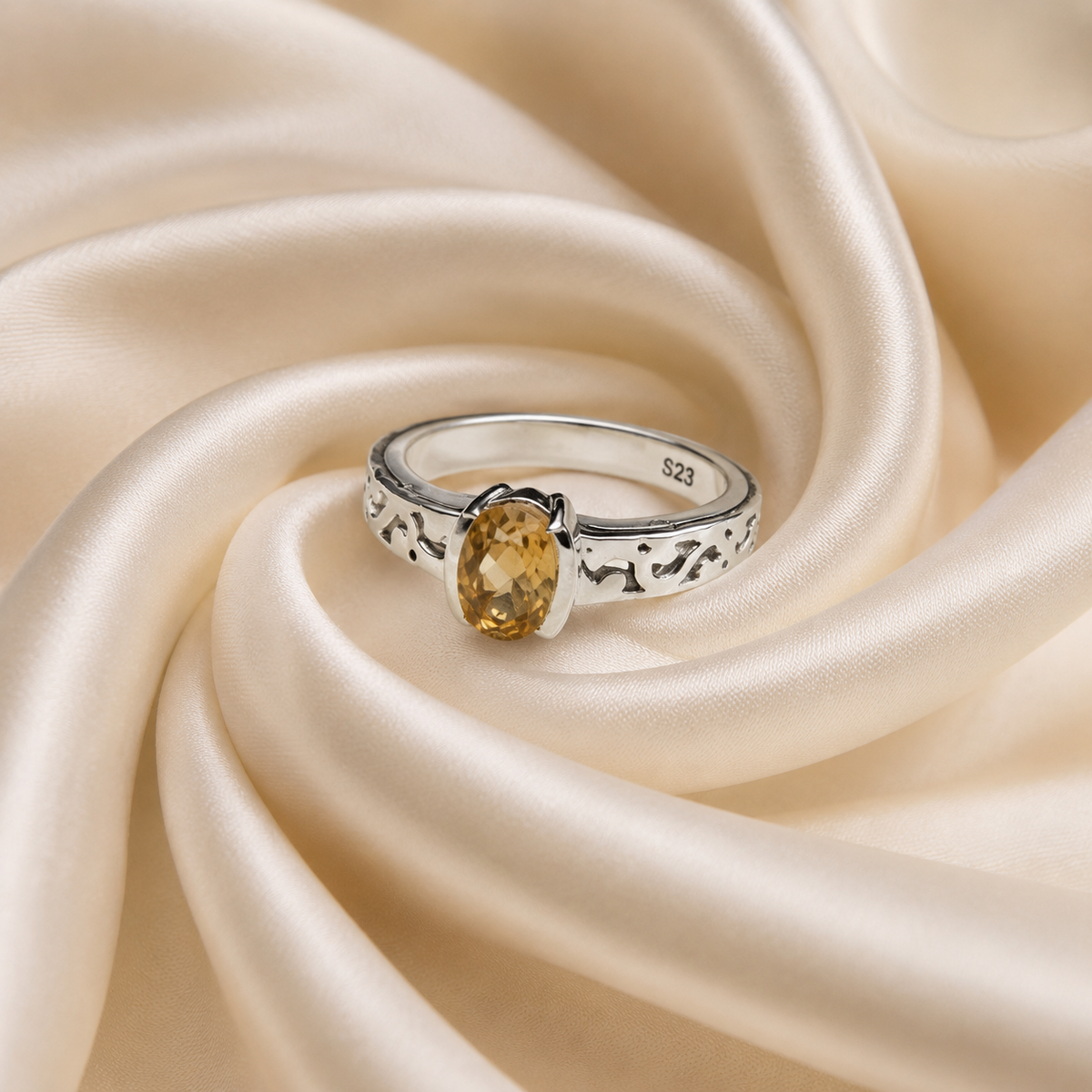Vintage Citrine Ring in Authentic 925 Sterling Silver