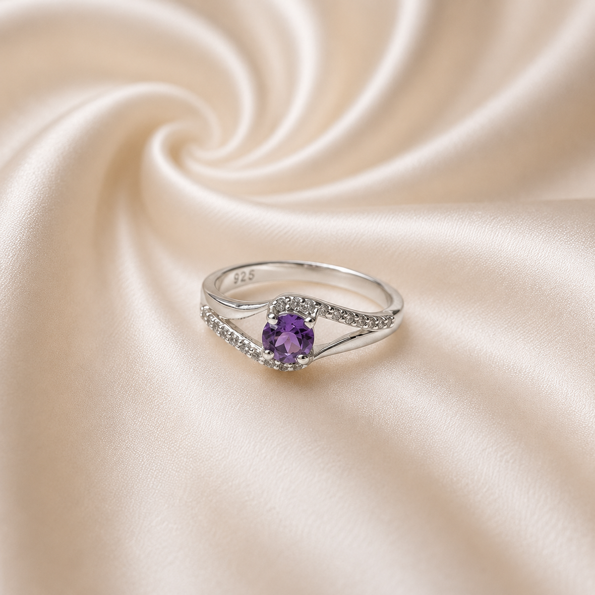 Round Amethyst Ring in 925 Sterling Silver featuring a round purple gemstone with split band