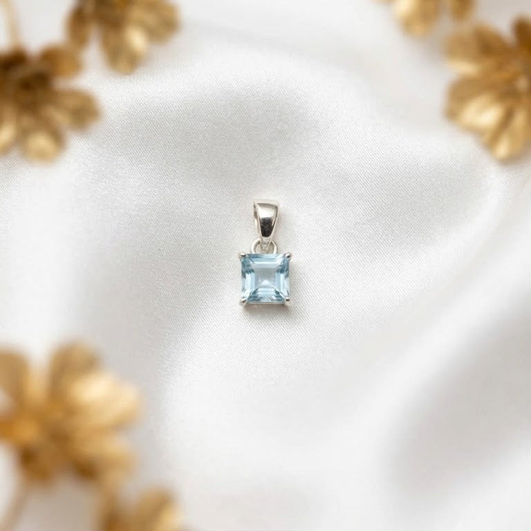 Sky Blue Topaz Pendant in 925 Sterling Silver with square-cut blue gemstone.