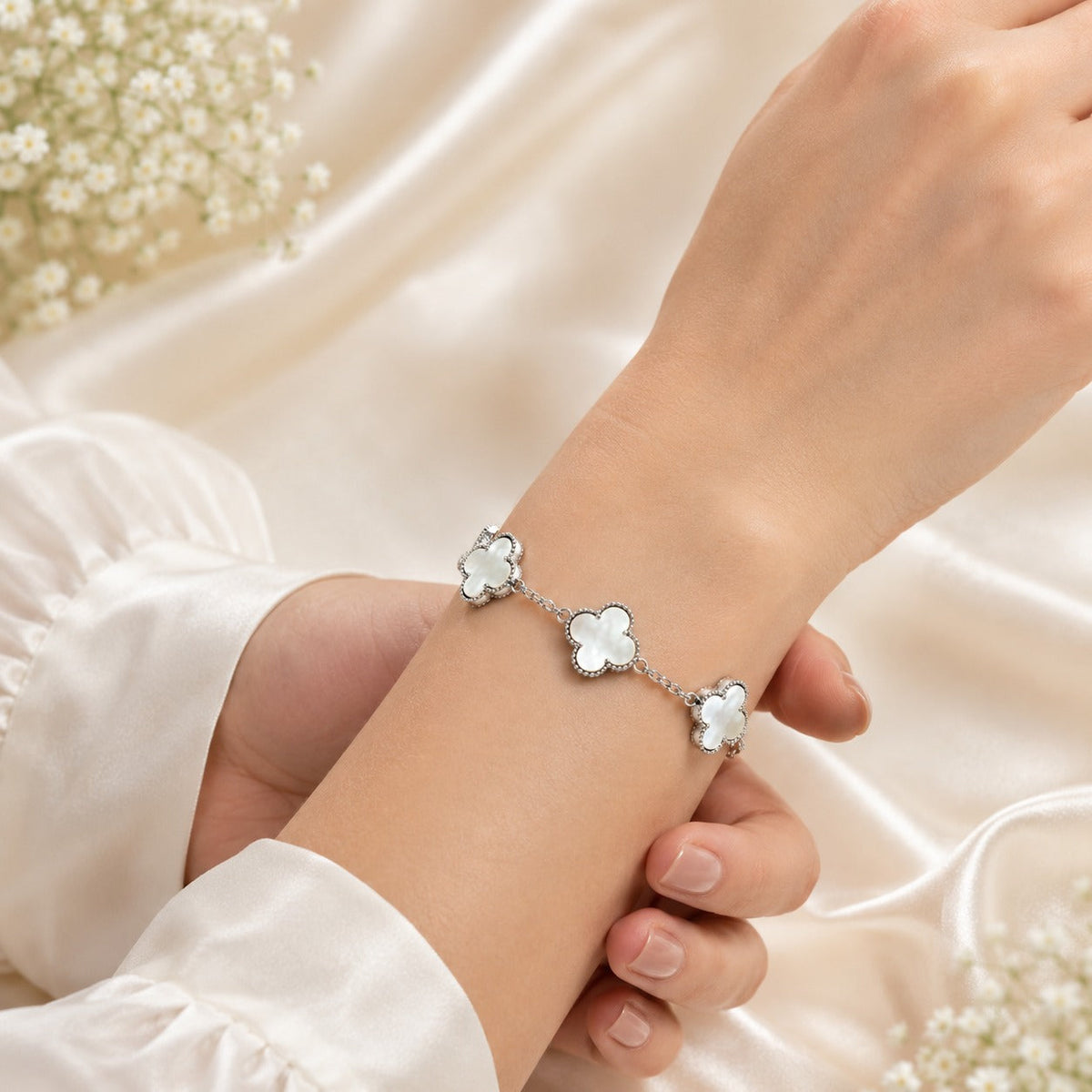 925 Sterling Silver Mother of Pearl Clover Bracelet with White Shell Gemstones