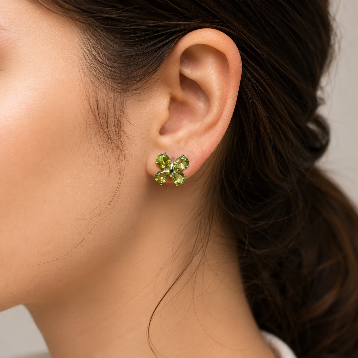 925 Sterling Silver Peridot Cluster Stud Earrings with Green Peridot Gemstones