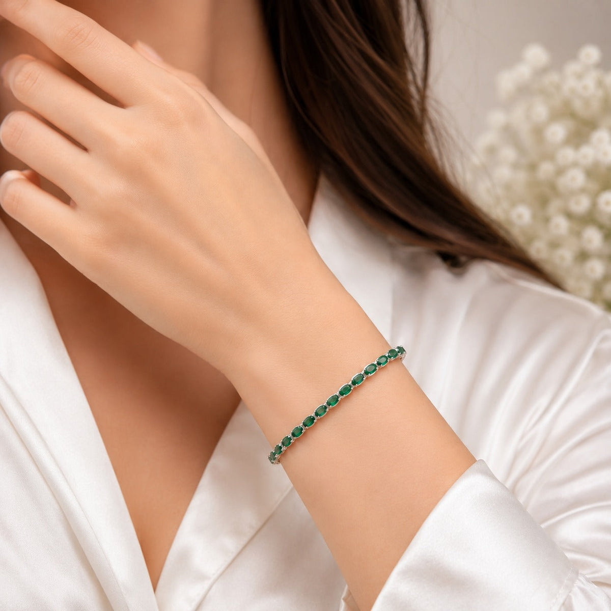 925 Sterling Silver Emerald Oval Link Bracelet with Green Gemstones