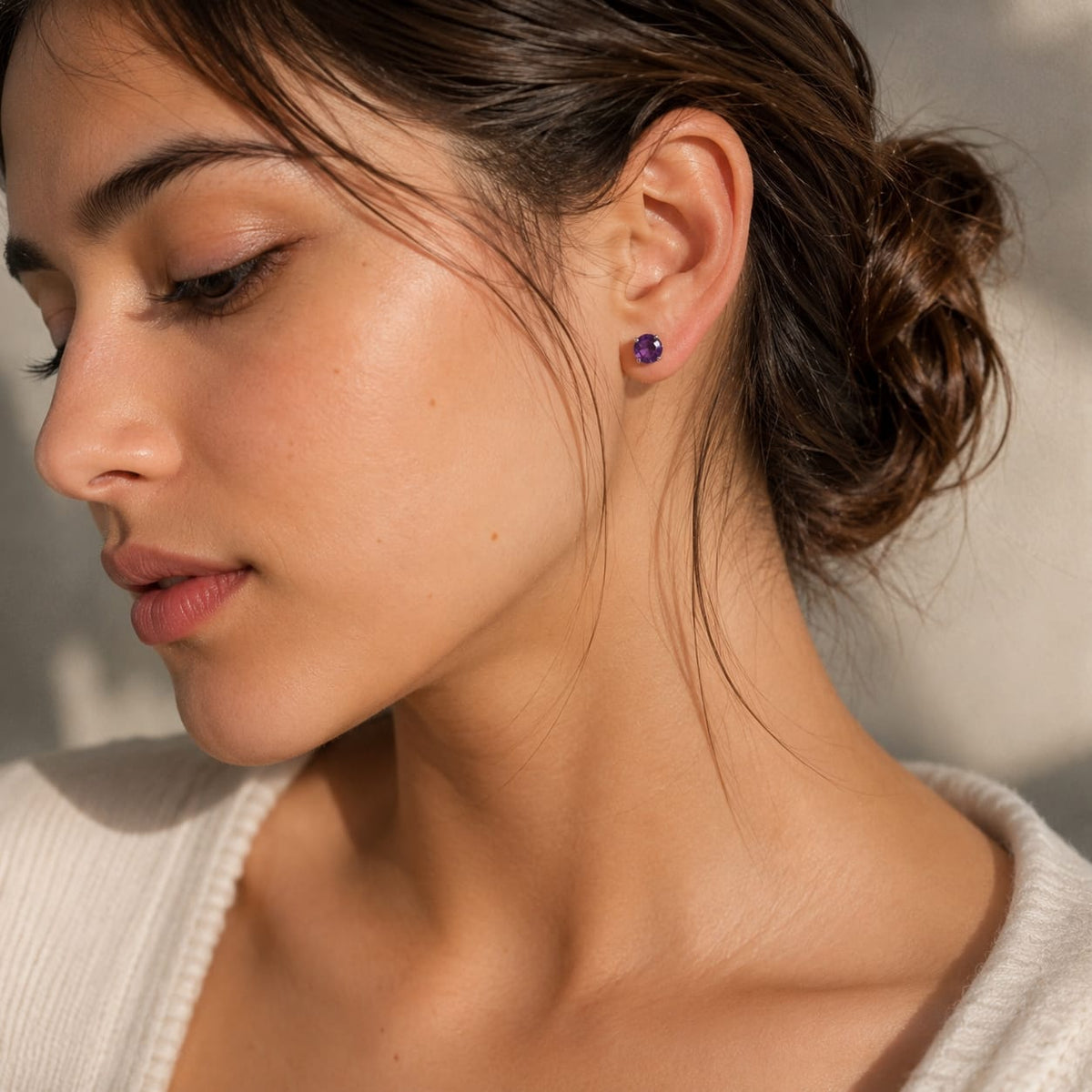 Round purple Amethyst ear studs in 925 Sterling Silver with six-prong setting