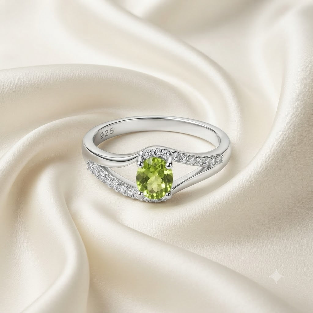 Round Peridot Twirl Ring in 925 Sterling Silver