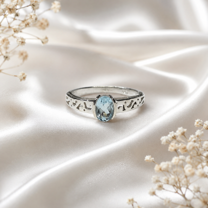 Vintage Blue Topaz Ring in Authentic 925 Sterling Silver